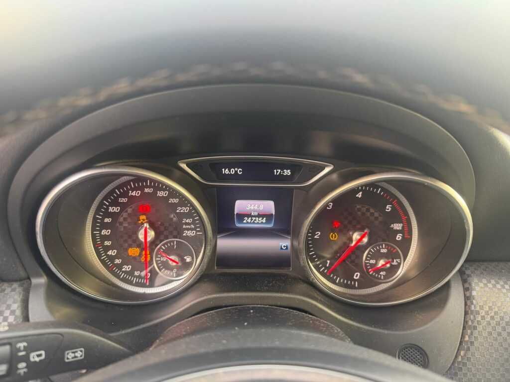 Mercedes-Benz A180d de 2017 Salvado