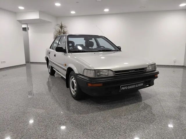 Toyota Corolla Sedan 1.3 XL 12V