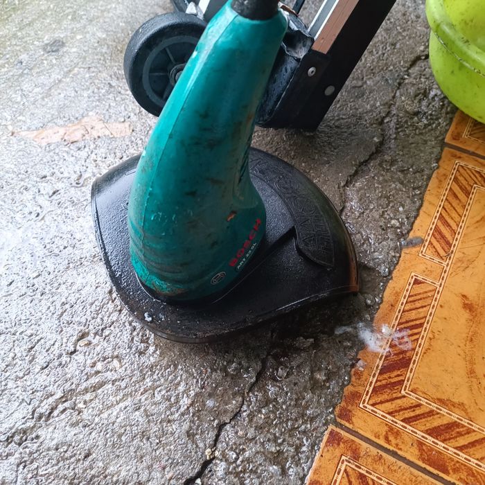 Aparador roçadora Bosch eléctrico