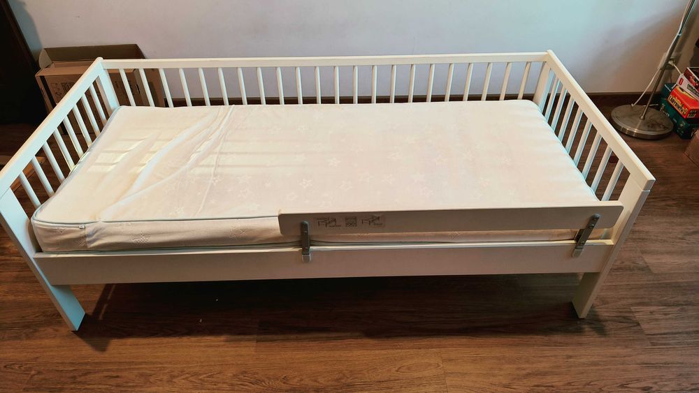 IKEA łóżko dziecięce + materac