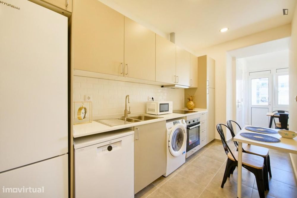 Quarto - localizado em Entrecampos Lisbon