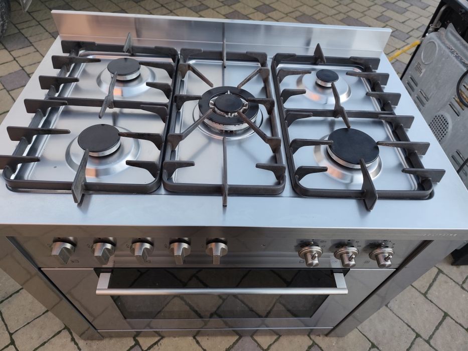 Професійна газова плита на 5 камфорок solitaire