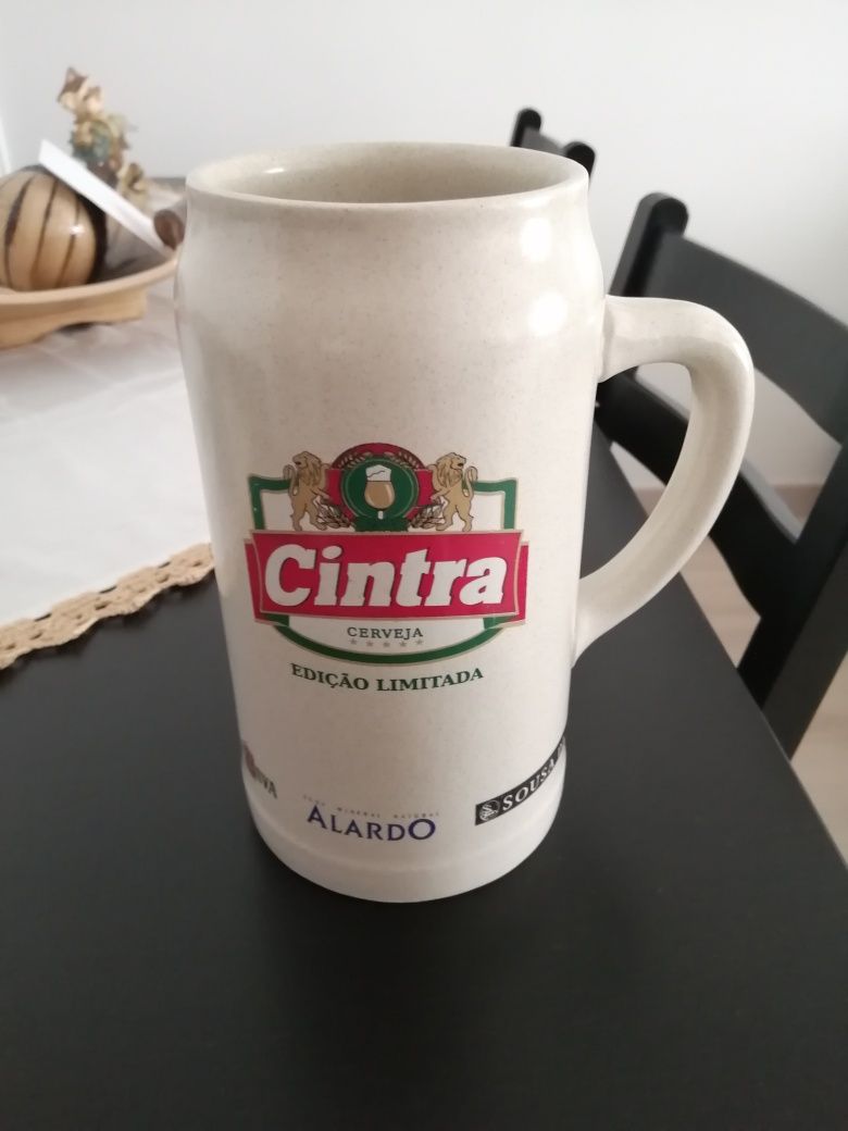 Caneca em barro para colecção