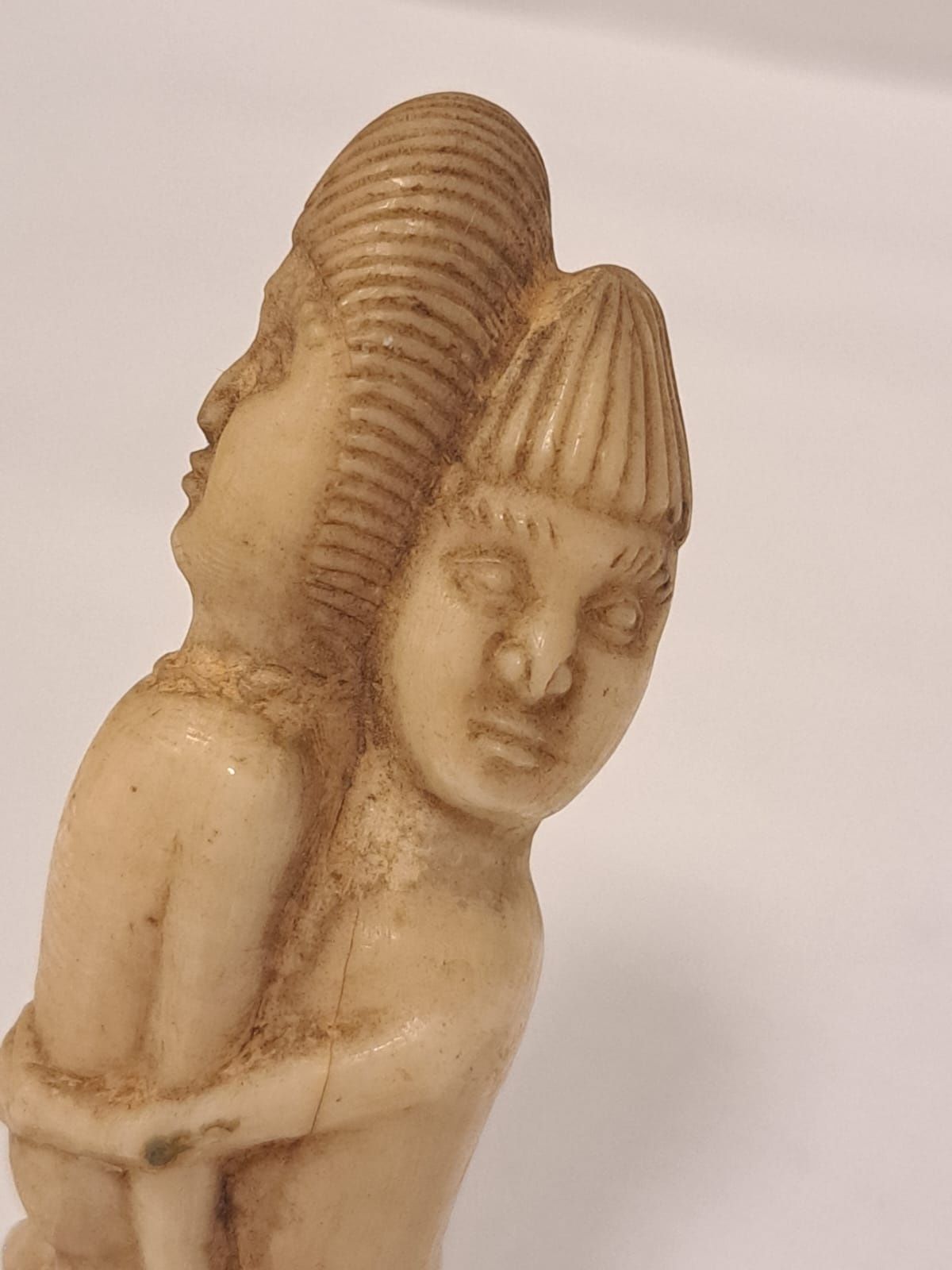 Escultura irótica antiga
