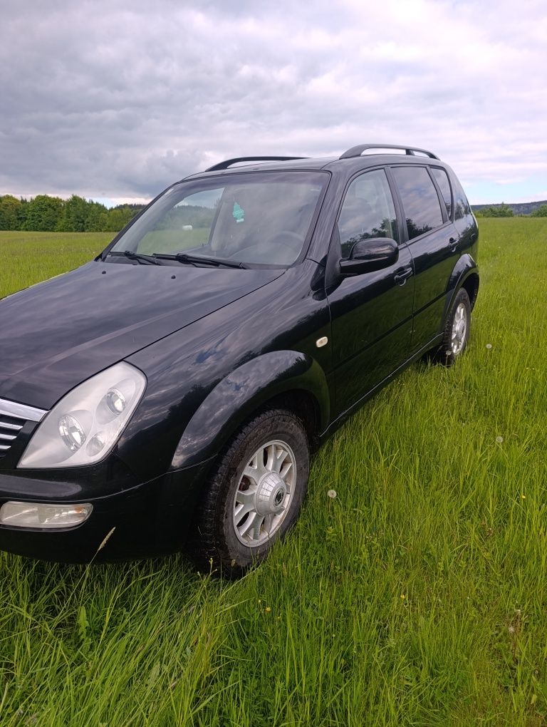 Ssangyong Rexton SUV ML , X5 , Touareg