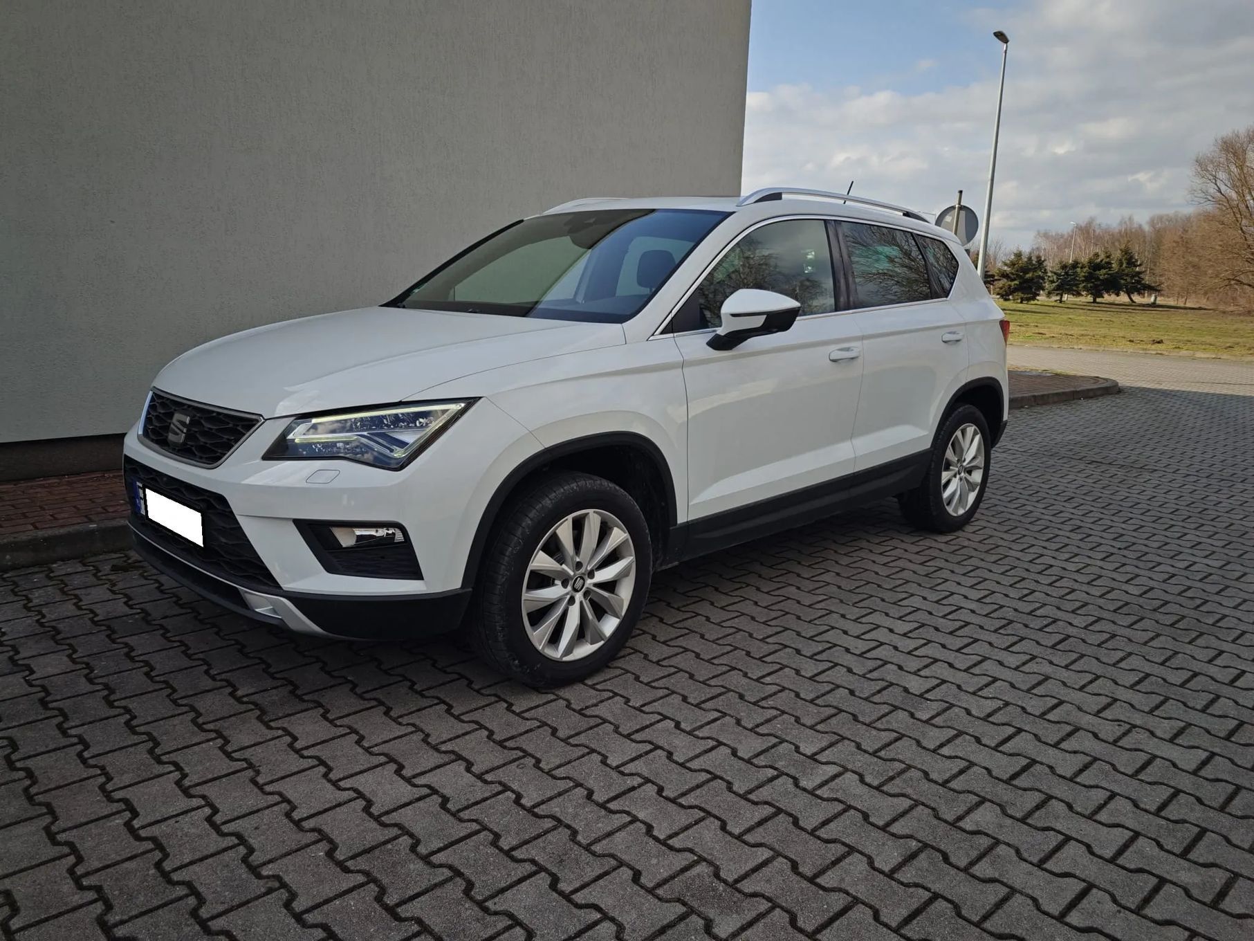 Seat Ateca Rezerwacja do 5.07/Panorama/ Kamery 360 / Webasto / 4X4 / Serwis / Hak