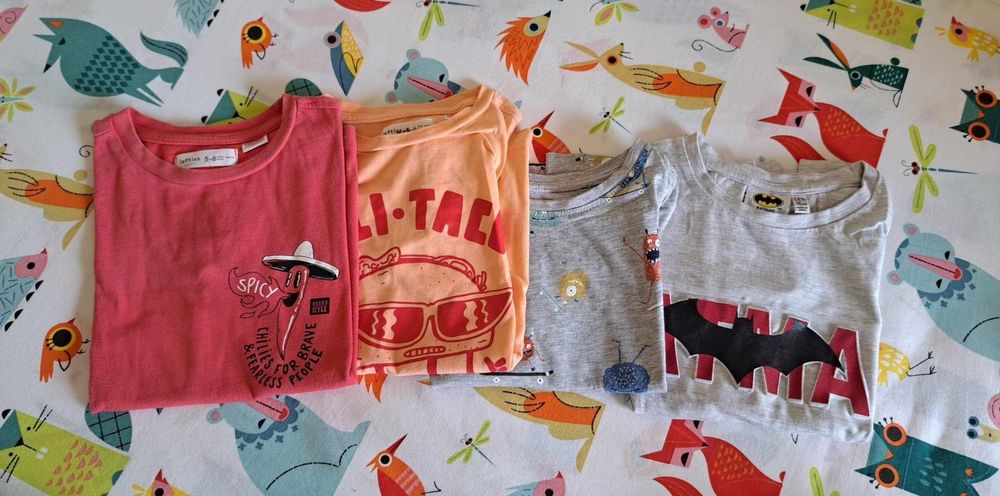 4 t-shirts 5/6 anos