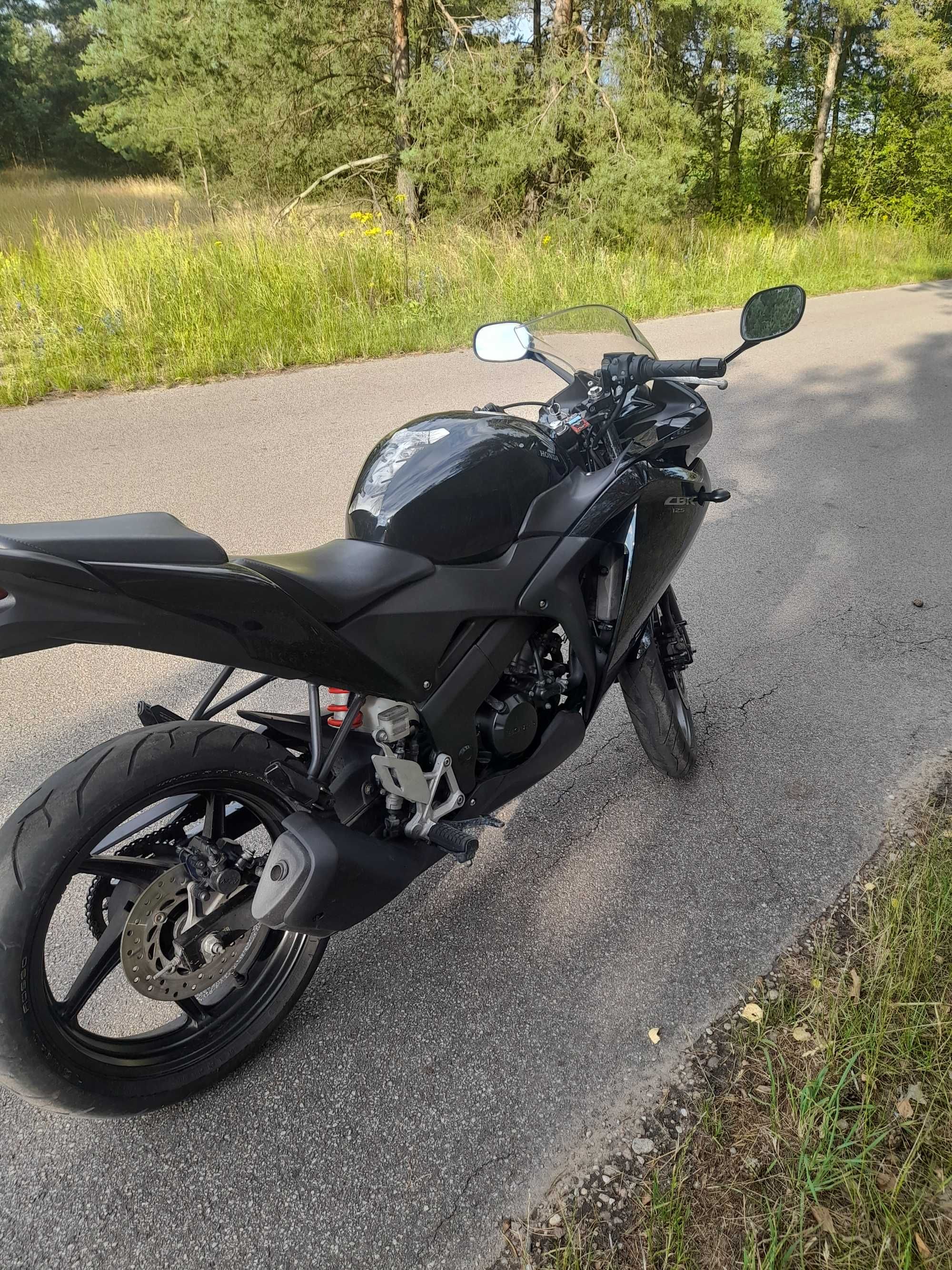 Honda  cbr 125r.