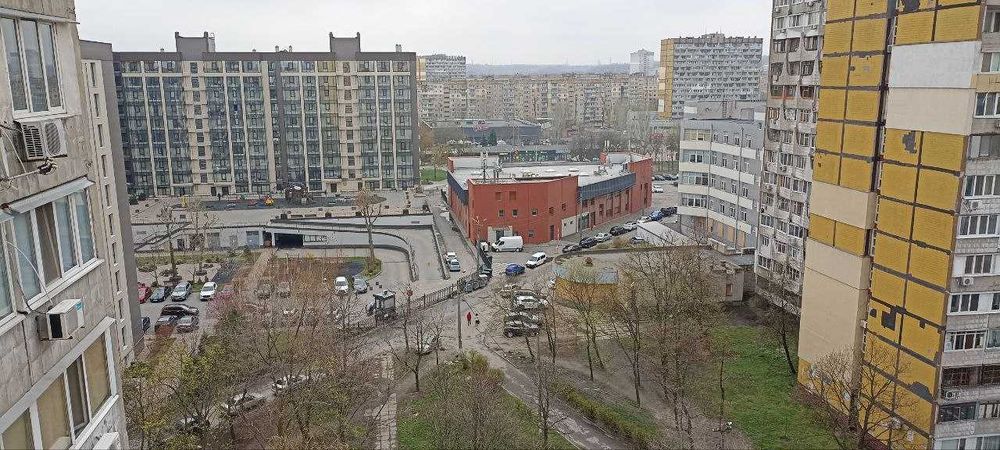 Продам 3 к квартиру ж\м Победа 5 - Набережная  Победы-пр Героев