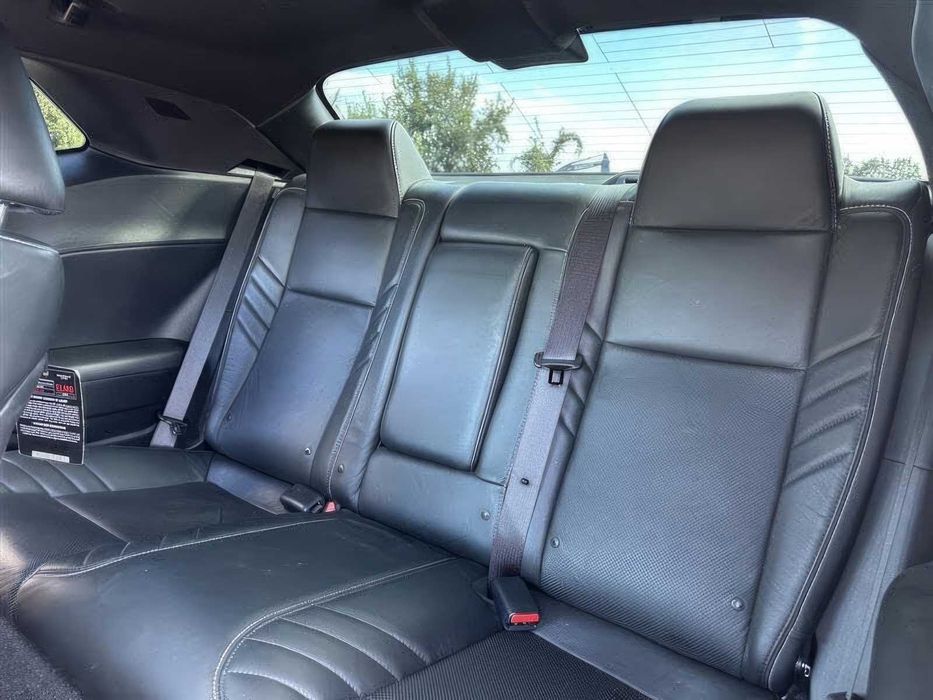 Dodge Challenger      2021