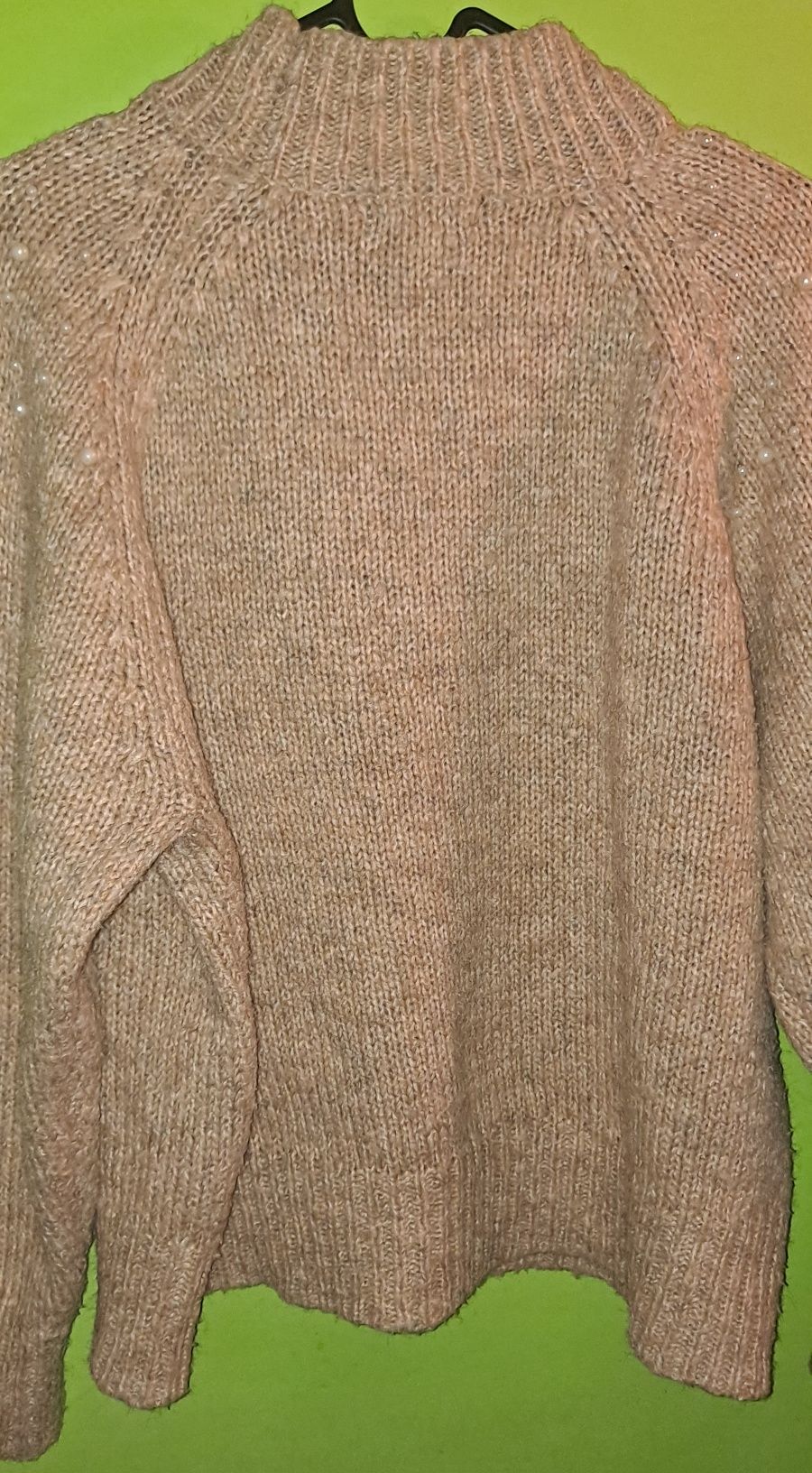 Sweter/ Reserved