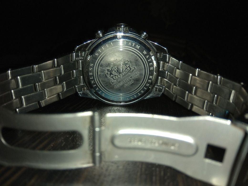 Продаю часы:Festina Сhronograph quartz F16298