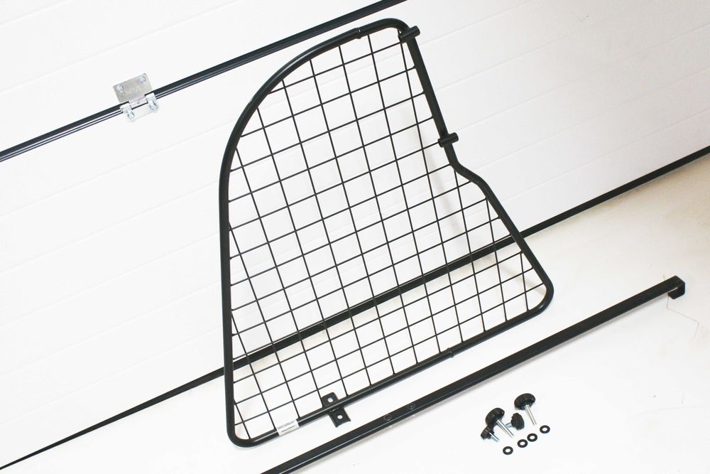 Kratka rozdzielająca przestrzeń ładunkową bagażnika OE Suzuki VITARA