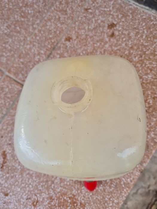 Бачок системи охолодження ВАЗ.