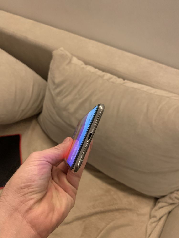 iPhone xs max на 256gb, користувалась дівчина!