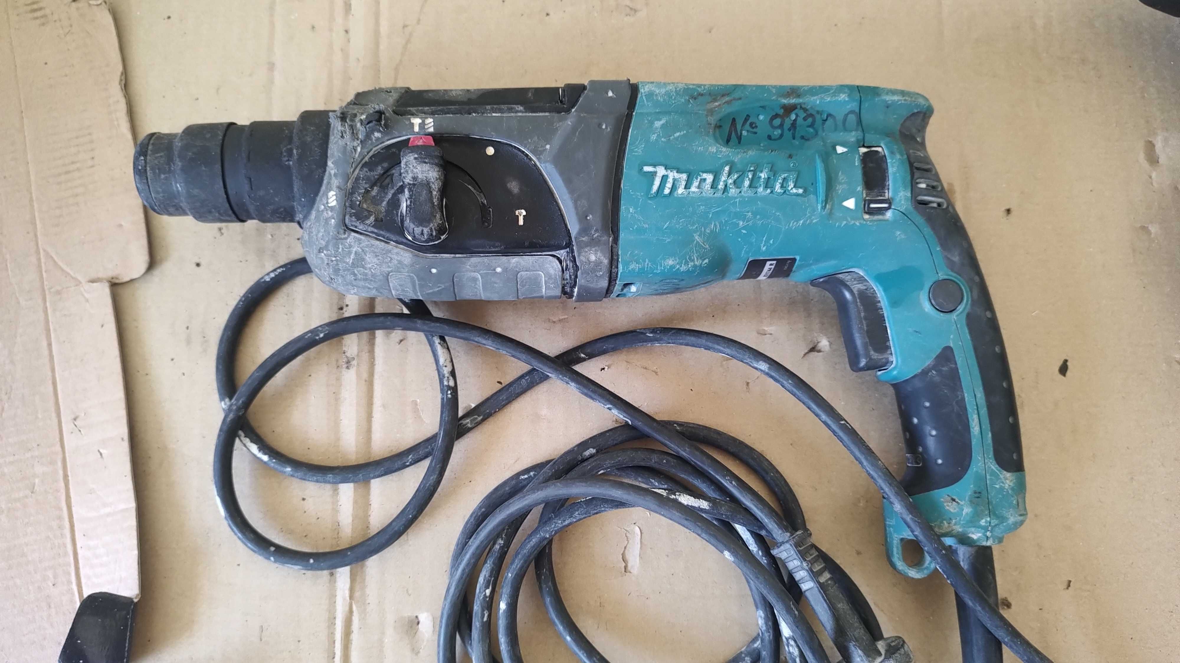 Перфоратор Makita HR2470