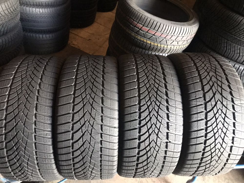 275/30/21 R21 Dunlop SP Winter Sport 4D 4шт зима