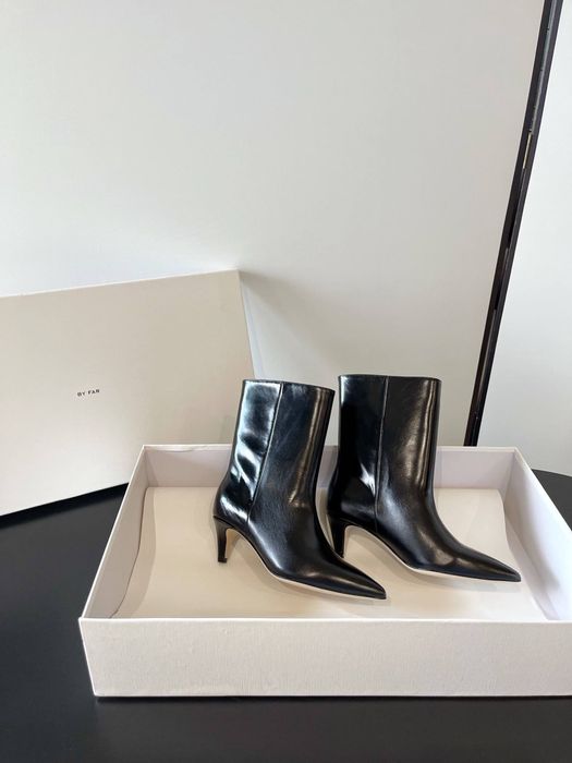 Чоботи, різні моделі сапоги/ботинки