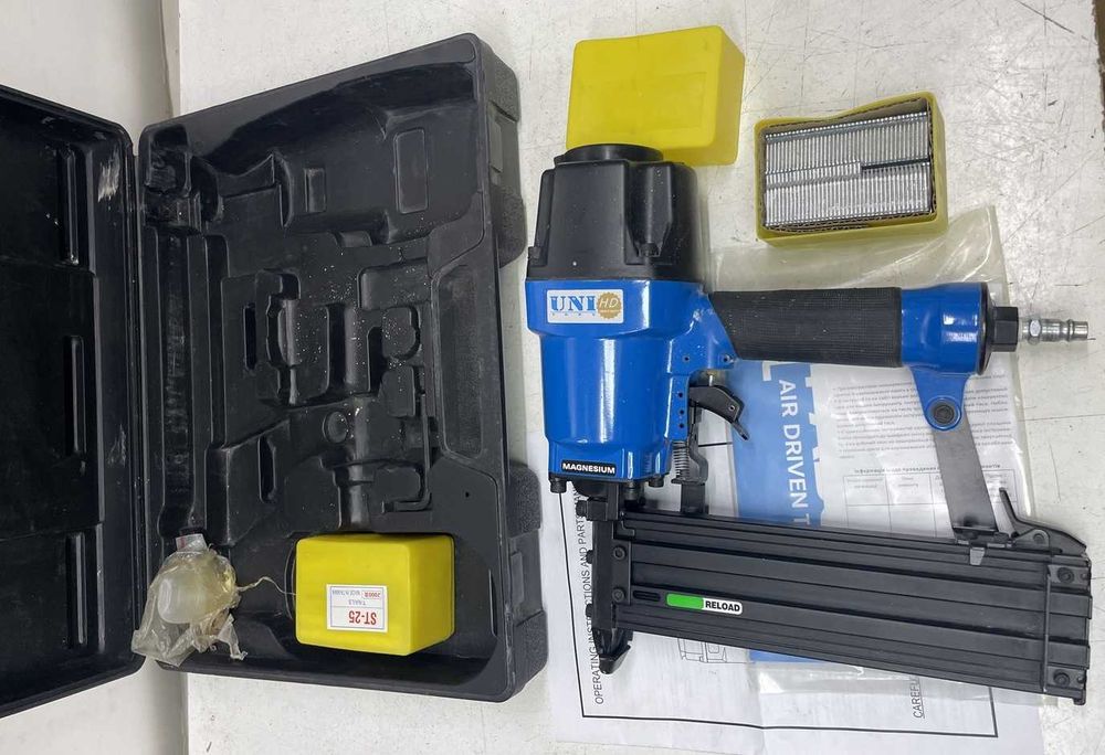 Пневматический гвоздезабивной пистолет Unitool (18-64 мм) нейлер