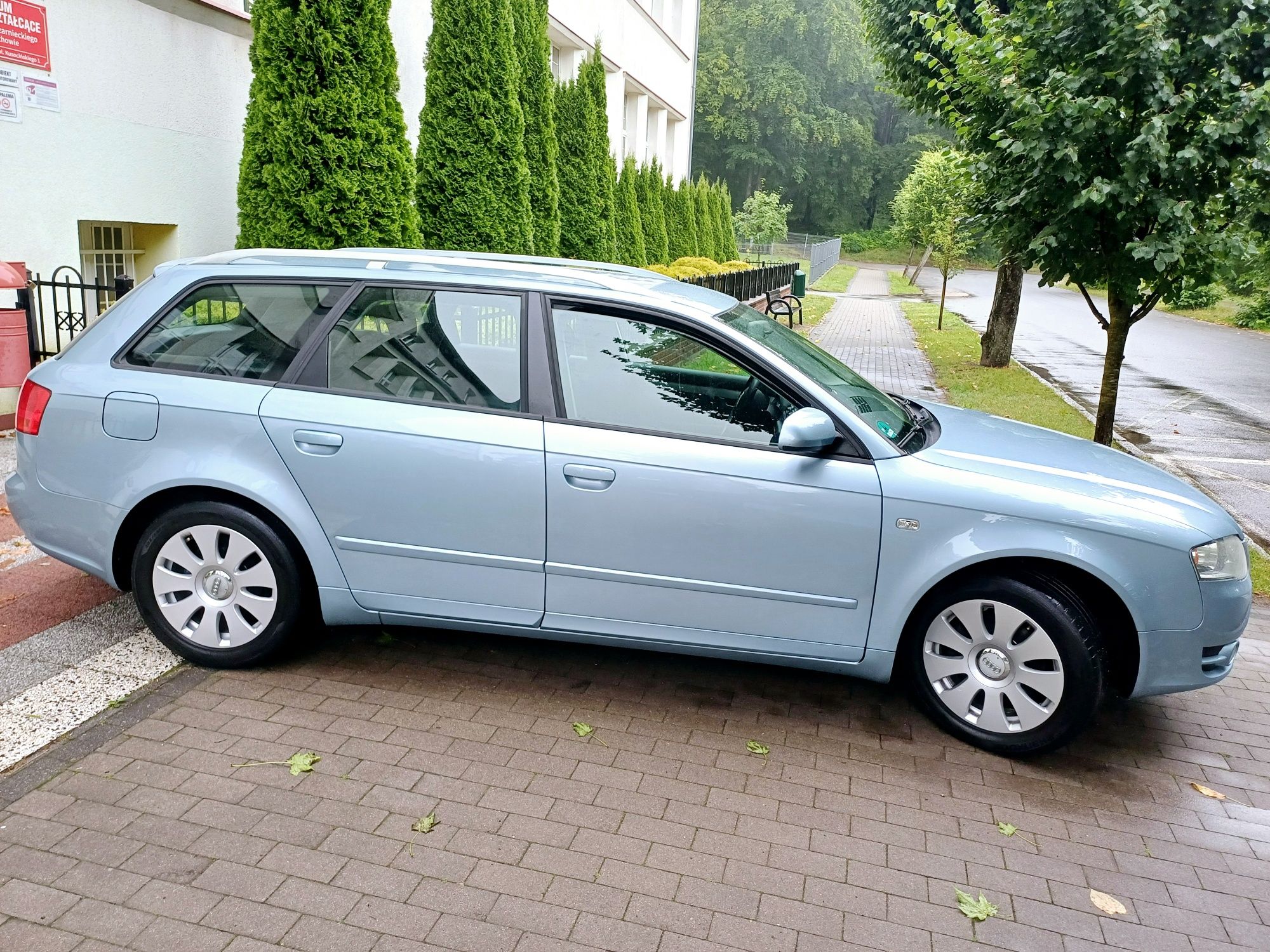 Piękna Bezwypadek Audi A4 B7 Benzyna 2007 Rok Klikatron Alus Reling