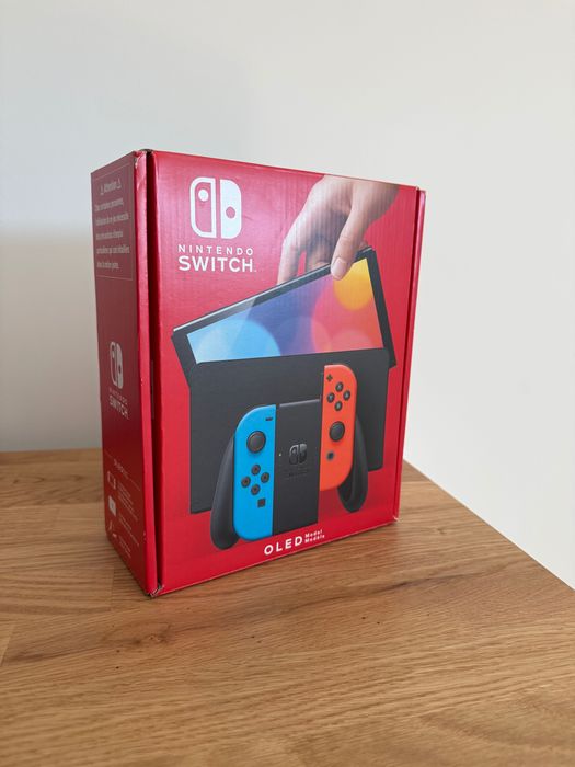 Nintendo Switch OLED + Travel Case – Como Novo