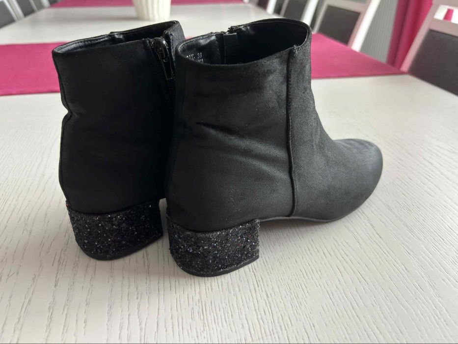Zamszowe botki 38r. Raz Ubrane