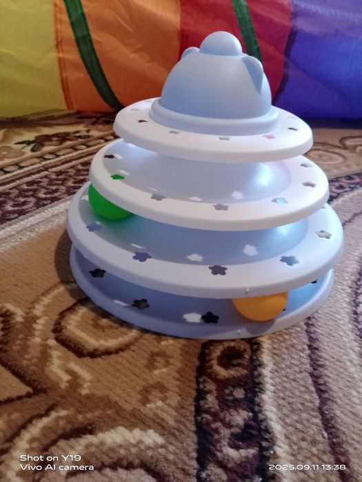 Когтеточка, игрушки,подушка, расчёски для кота