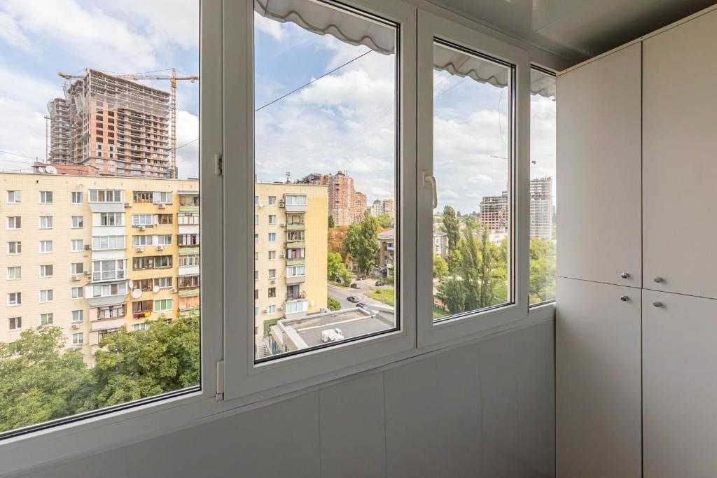 Квартира 3 кімнатна подобово в центрі, Коновальця, 15 м Печерська