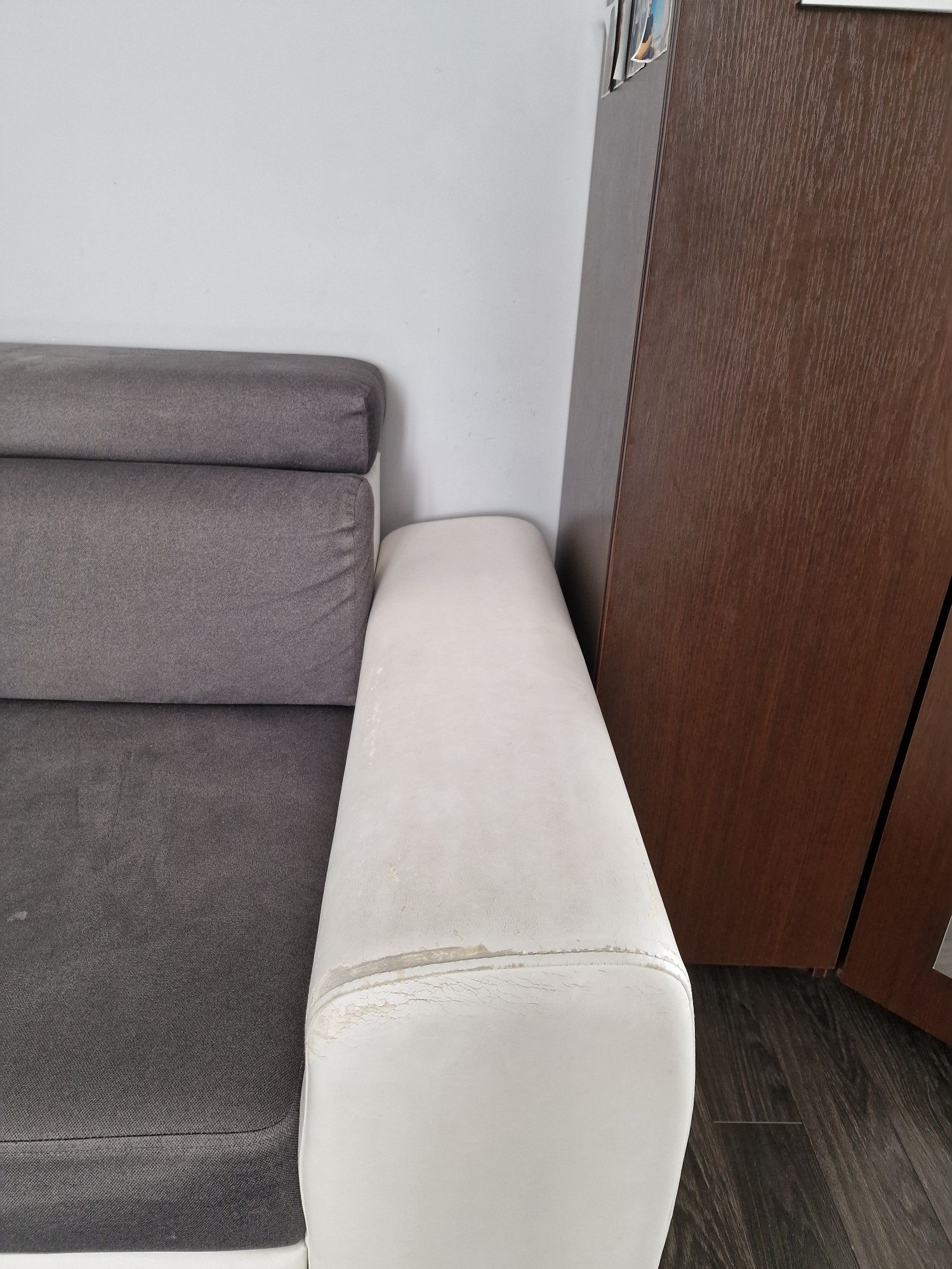 Narożnik szary z funkcją spania