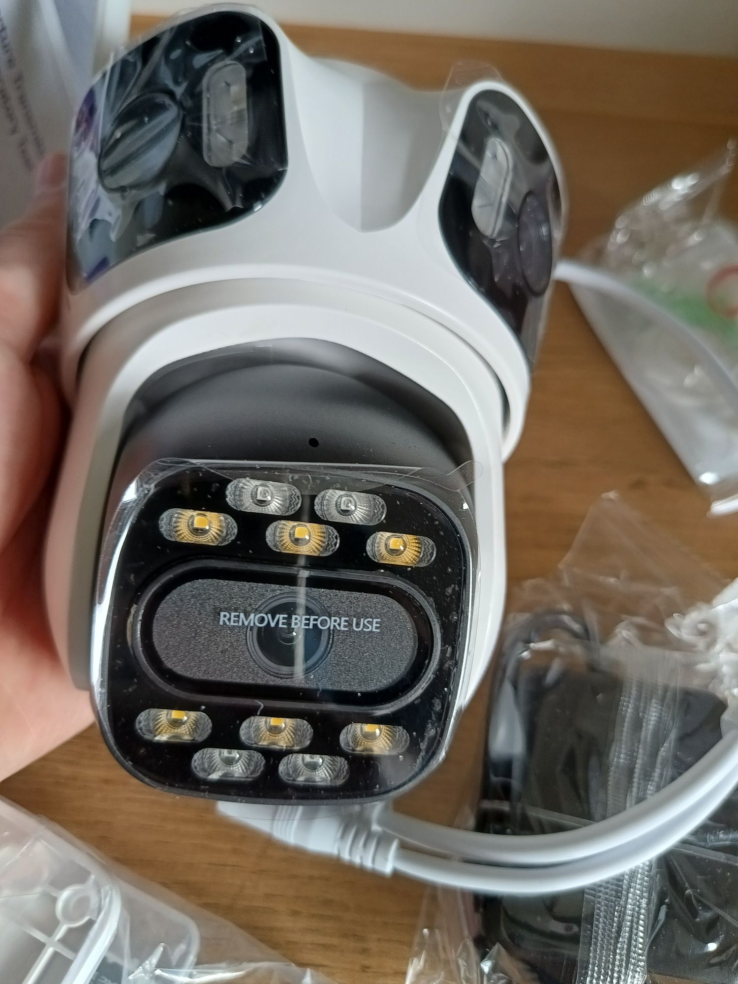 Kamera zewnętrzna obrotowa WiFi 3 obiektywy 6K, 8 x zoom karta 64G