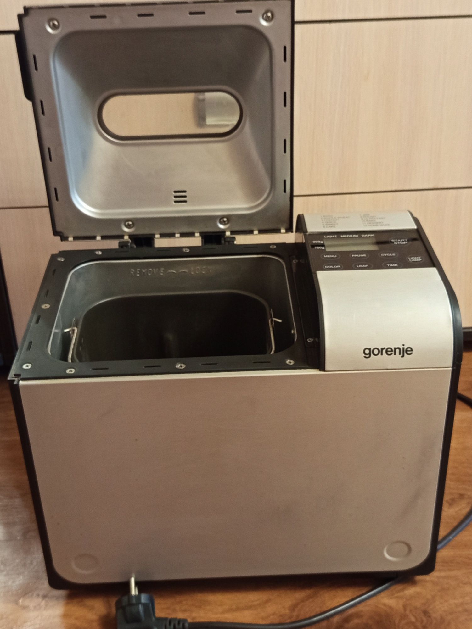 Хлебопечка Gorenje BM 900 AL
