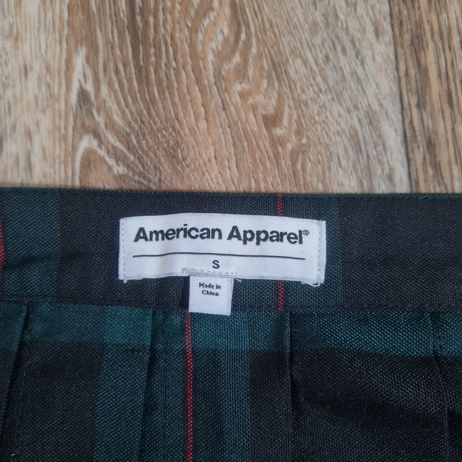 Тенісна зелена спідниця American Apparel