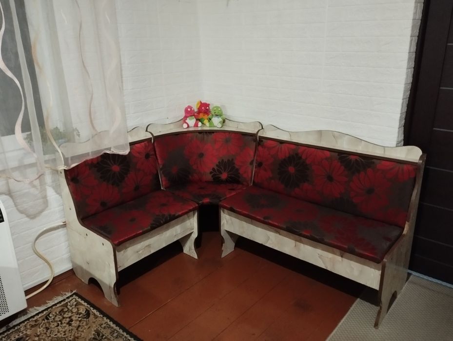 Продам уголок в хорошому стані