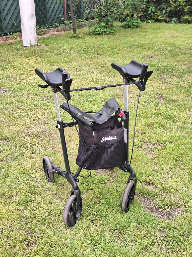 Balkonik dla seniora aluminiowy podpurkowy