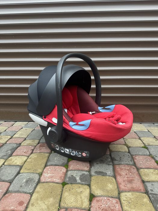 Автокрісло Cybex Aton m Ferrari