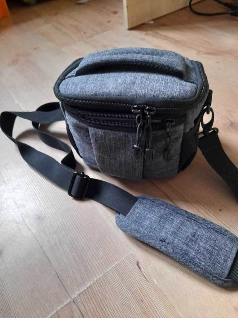Aparat Canon EOS 6D 70 tys. klatek, pasek, ładowarka, 2xbateria, torba