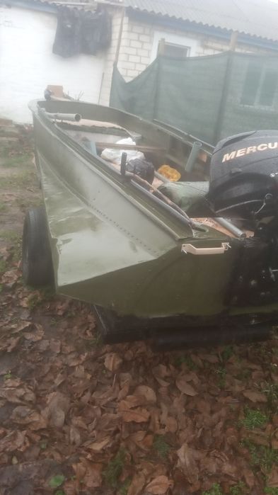 Продам лодку , човен Южанка ,Казанка