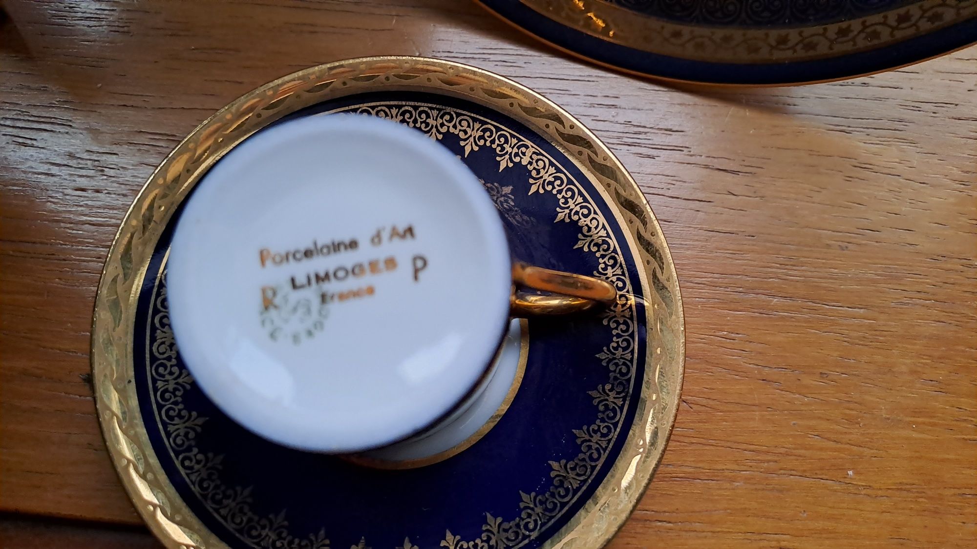 Varias peças de louça
