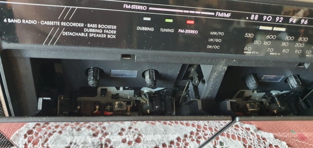 Radiomagnetofon GRUNDIK