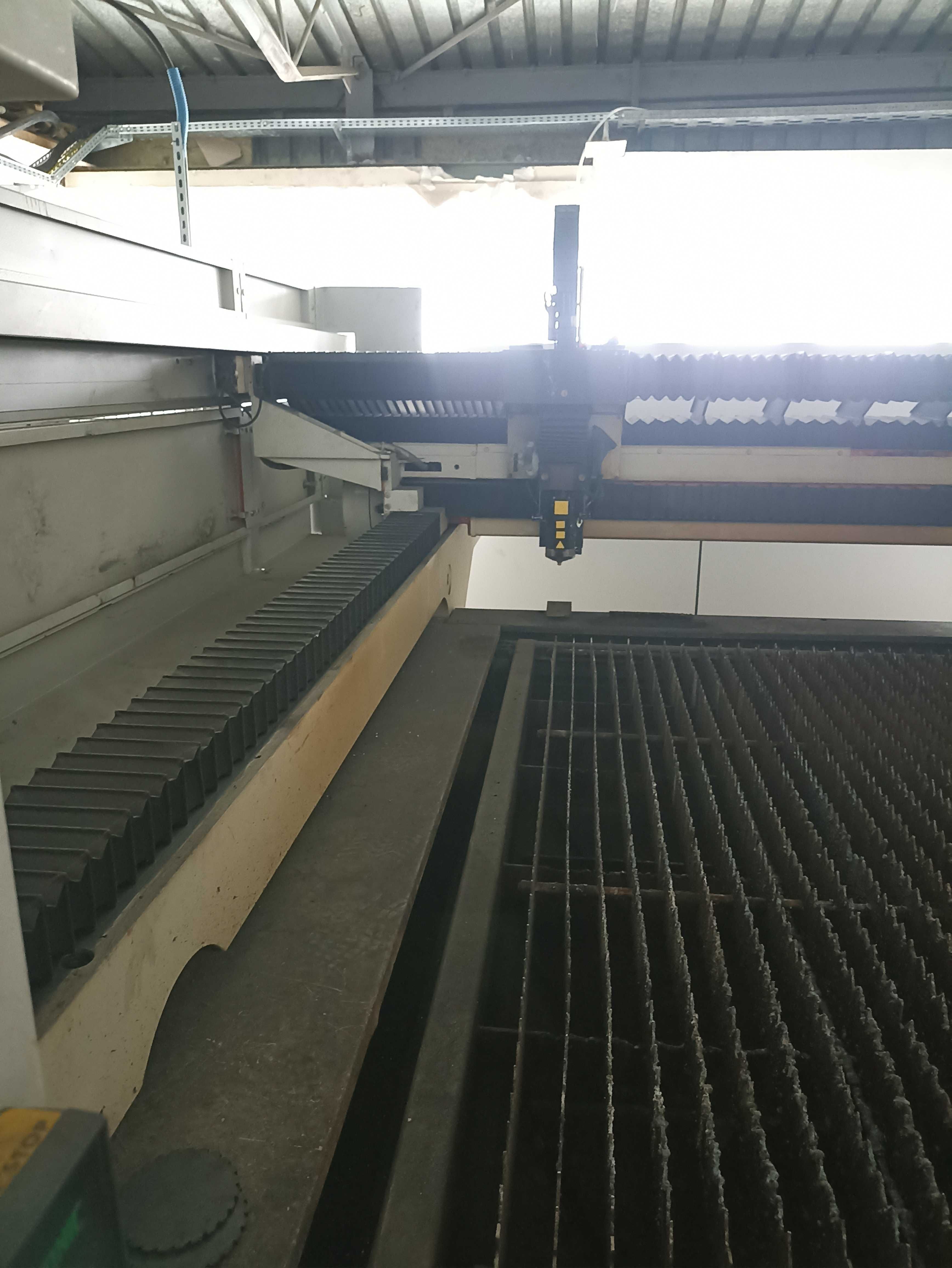 Laser do cięcia stali BYSTRONIC 4.2kW 4000 x 2000 mm + osprzęt