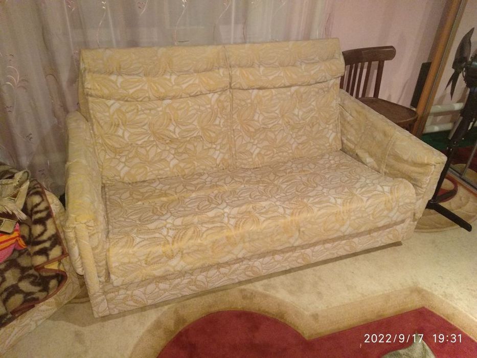 Продам диван та крісла