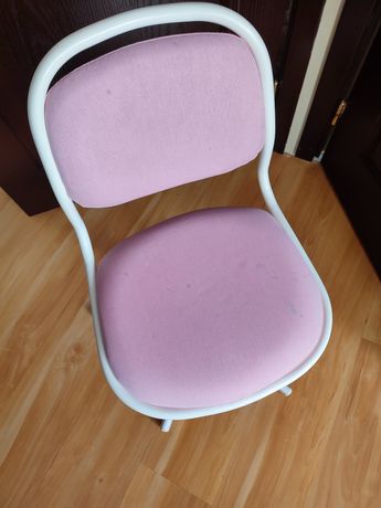 Krzesło obrotowe do biurka Ikea orfjall różowe bez kółek