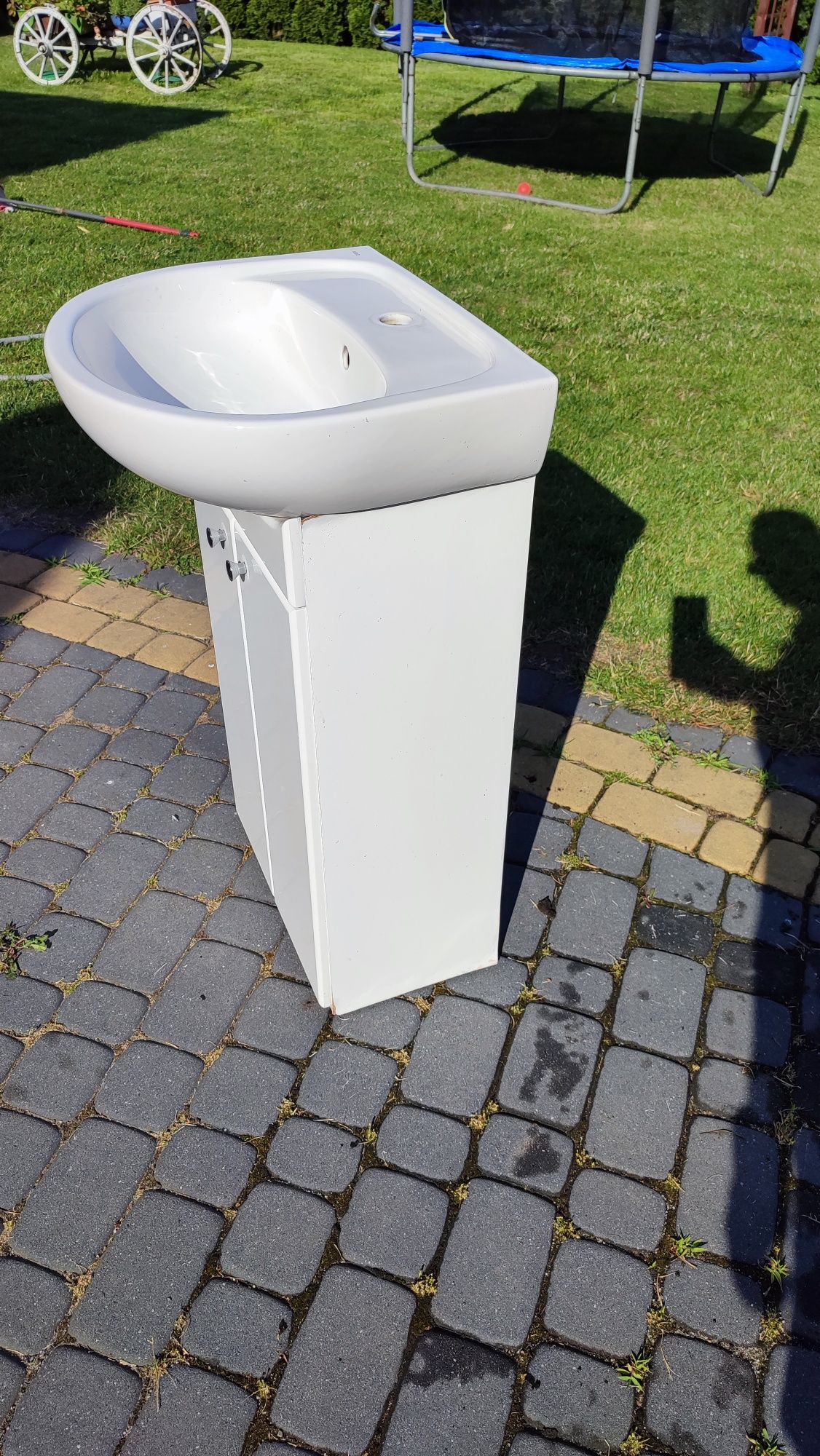 Szafka łazienkowa z umywalką
