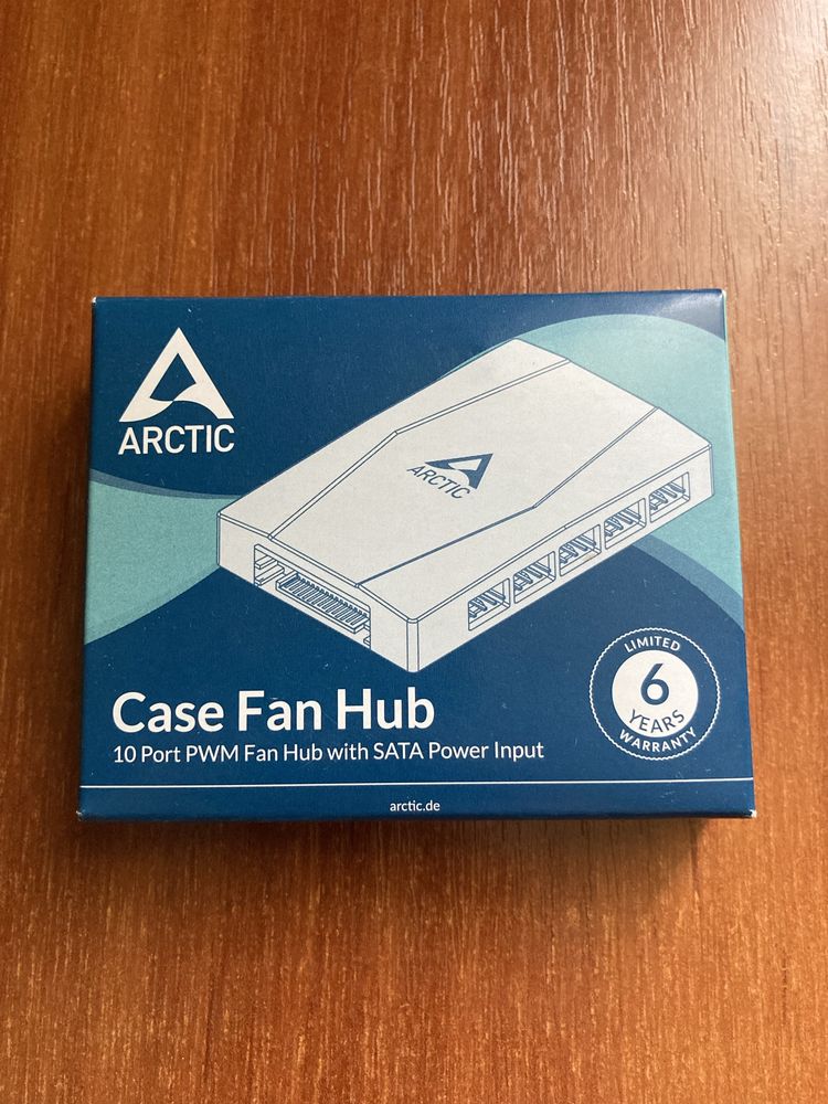 ARCTIC Case Fan Hub Хаб для кулерів