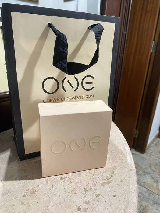 Colar ONE original - novo, nunca usado (com saco original).