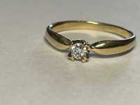 Złoty pierścionek z diamentem 0,11ct,  14kt 1,83gram rozmiar 13