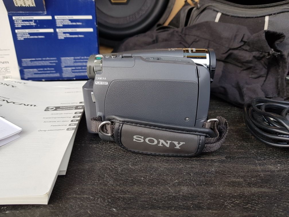 Видеокамера SONY DCR-HC23E