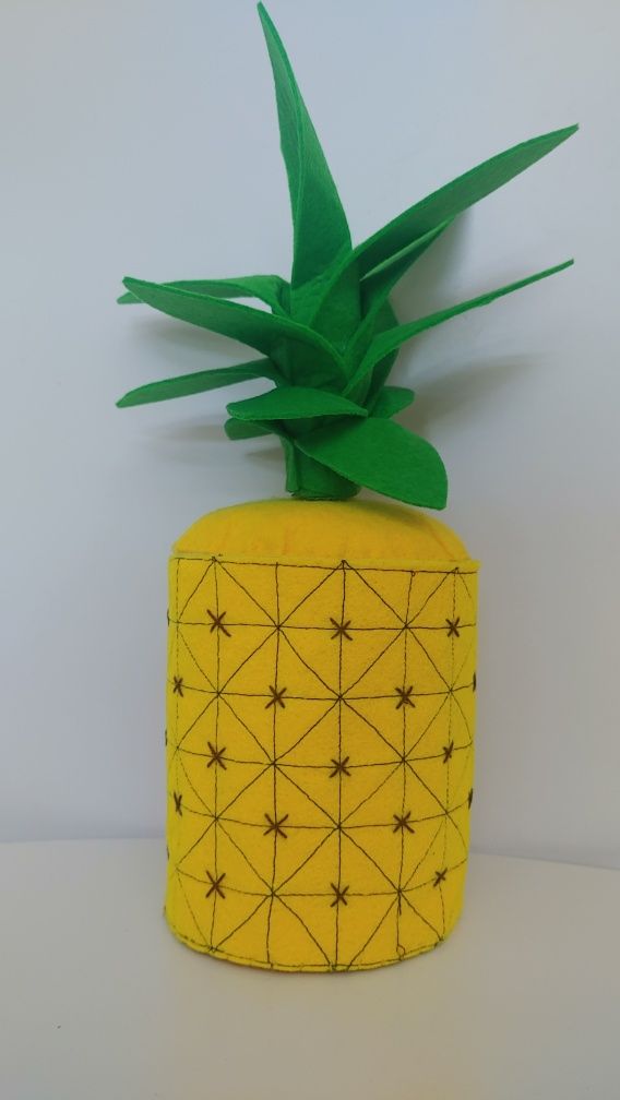 zabawka z filcu ananas