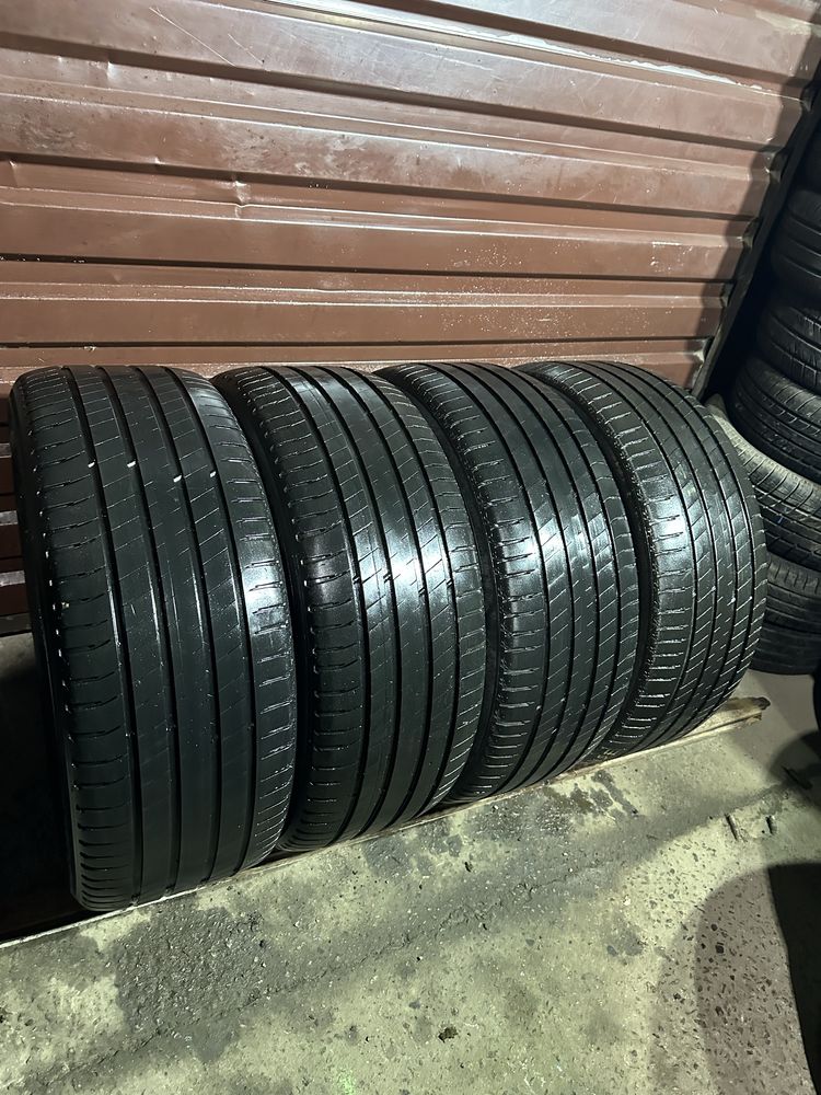 Резина Шини 255 45 R20 Michelin Latitude Sport 3