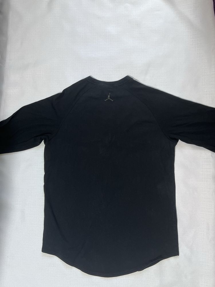 Продам футболку Nike